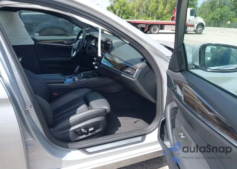 2019 BMW 530I из США, поврежденный, VIN WBAJA5C54KG901188